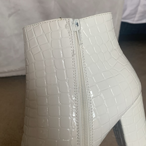 White Crocodile print boot heels - 3in heel - Picture 3 of 4